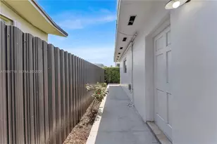 3827 SW 88th Ct, Miami, FL 33165 - Photo 5