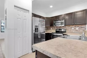 3202 SE 6th St, Homestead, FL 33033 - Photo 7