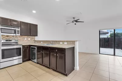 3202 SE 6th St, Homestead, FL 33033 - Photo 9
