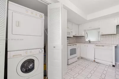 1480 NW 80th Ave #304, Margate, FL 33063 - Photo 9