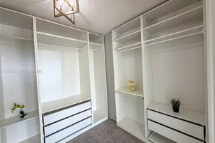 1000 Parkview Dr, Hallandale Beach, FL 33009 - Photo 23