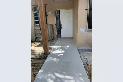 6714 NW 188th Ter, Hialeah, FL 33015 - Photo 1