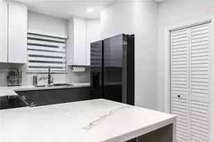 2376 NW 2nd St, Miami, FL 33125 - Photo 27