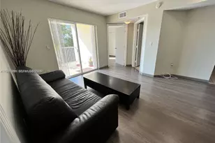 637 SW 3rd St, Miami, FL 33130 - Photo 3