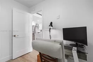 5701 Collins Ave, Miami Beach, FL 33140 - Photo 25