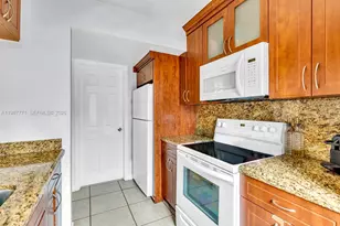 7130 Fairway Dr, Miami Lakes, FL 33014 - Photo 13