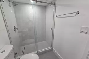 4550 NW 9th St, Miami, FL 33126 - Photo 11