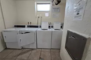 4550 NW 9th St, Miami, FL 33126 - Photo 15