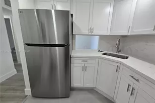 4550 NW 9th St, Miami, FL 33126 - Photo 5