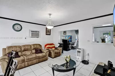 2158 NW 100th St, Miami, FL 33147 - Photo 19