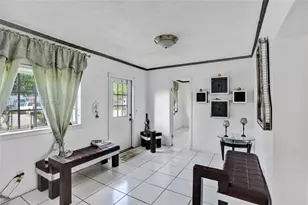 2158 NW 100th St, Miami, FL 33147 - Photo 9