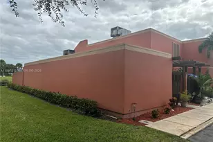 1691 Fairway Rd, Pembroke Pines, FL 33026 - Photo 3