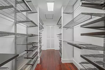 2000 Brickell Ave #2004, Miami, FL 33129 - Photo 15