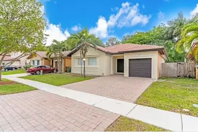 4127 NE 30th St, Homestead, FL 33033 - Photo 3