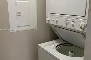 3932 NW 87th Ave, Sunrise, FL 33351 - Photo 23