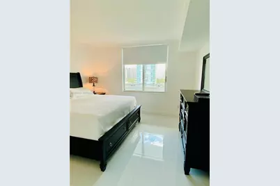 325 S Biscayne Blvd #717, Miami, FL 33131 - Photo 11