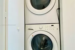 325 S Biscayne Blvd, Miami, FL 33131 - Photo 15