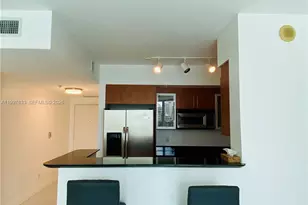 325 S Biscayne Blvd, Miami, FL 33131 - Photo 9