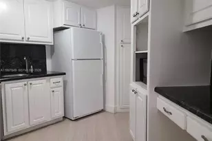 999 Brickell Bay Dr, Miami, FL 33131 - Photo 9