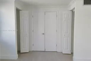 999 Brickell Bay Dr, Miami, FL 33131 - Photo 3