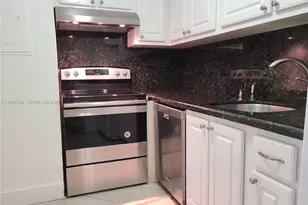 999 Brickell Bay Dr, Miami, FL 33131 - Photo 13