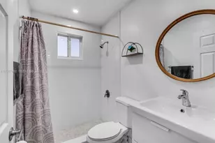 7001 W 35th Ave, Hialeah, FL 33018 - Photo 21