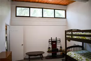 19420 NE 26th Ave, Miami, FL 33180 - Photo 9