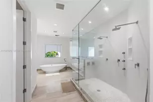 3752 NE 199th St, Aventura, FL 33180 - Photo 25