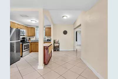 535 NW 29th Ter, Fort Lauderdale, FL 33311 - Photo 9