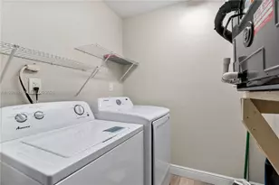 1652 NE 39th St, Oakland Park, FL 33334 - Photo 39