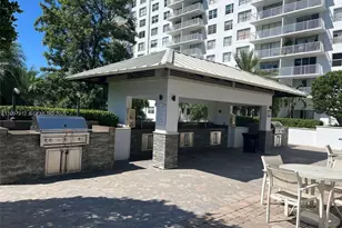 2851 NE 183rd St, Aventura, FL 33160 - Photo 23