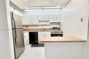 7300 NW 17th St, Plantation, FL 33313 - Photo 9