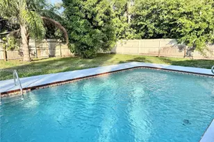 121 NE Prima Vista Blvd, Port Saint Lucie, FL 34983 - Photo 3