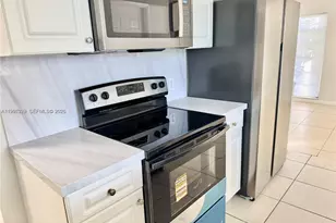 121 NE Prima Vista Blvd, Port Saint Lucie, FL 34983 - Photo 7