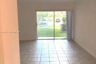9493 SW 76th St, Miami, FL 33173 - Photo 9