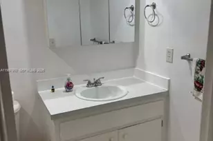 9493 SW 76th St, Miami, FL 33173 - Photo 17
