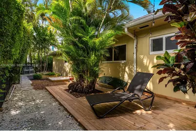 611 Santurce Ave, Coral Gables, FL 33143 - Photo 39