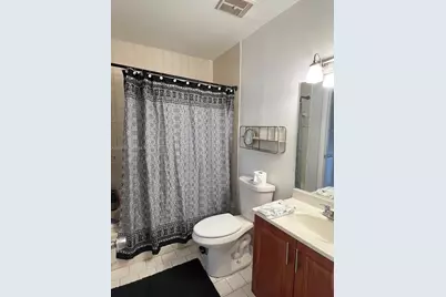 1298 W 51st Pl #D-29, Hialeah, FL 33012 - Photo 7