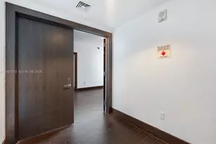 900 Biscayne Blvd, Miami, FL 33132 - Photo 37