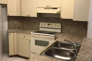 10241 NW 9th St Cir, Miami, FL 33172 - Photo 15