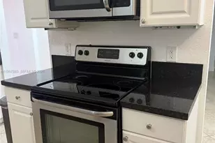 10720 NW 66th St, Doral, FL 33178 - Photo 11