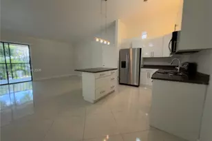 907 NE 199th St, Miami, FL 33179 - Photo 13