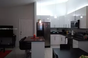 907 NE 199th St, Miami, FL 33179 - Photo 5