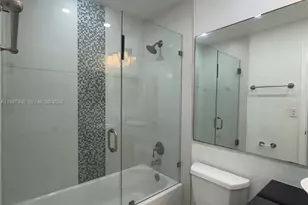 907 NE 199th St, Miami, FL 33179 - Photo 29