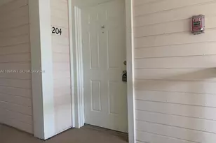 907 NE 199th St, Miami, FL 33179 - Photo 1