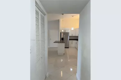 907 NE 199th St #204, Miami, FL 33179 - Photo 3