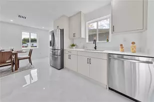 651 NW 9th St, Homestead, FL 33030 - Photo 7
