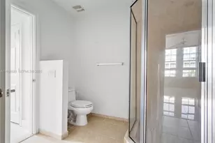 3001 NE 185th St, Aventura, FL 33180 - Photo 15