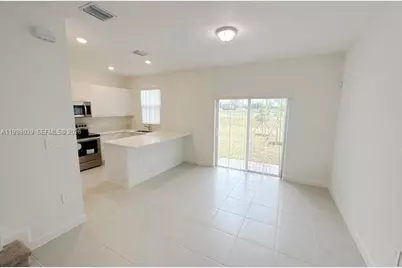 12432 NW 23rd Ct, Miami, FL 33167 - Photo 9