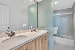 500 Bayview Dr, Sunny Isles Beach, FL 33160 - Photo 25